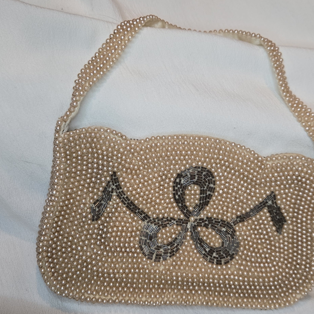 Chic Pearl Beaded Shoulder Bag
